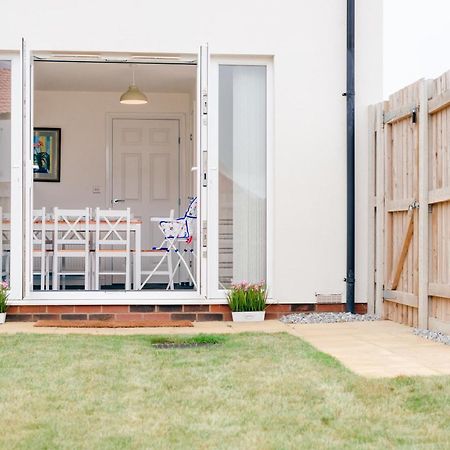 Oakley - Large, Elegant, Dog Friendly & Parking Βίλα Γουίτμπι Εξωτερικό φωτογραφία