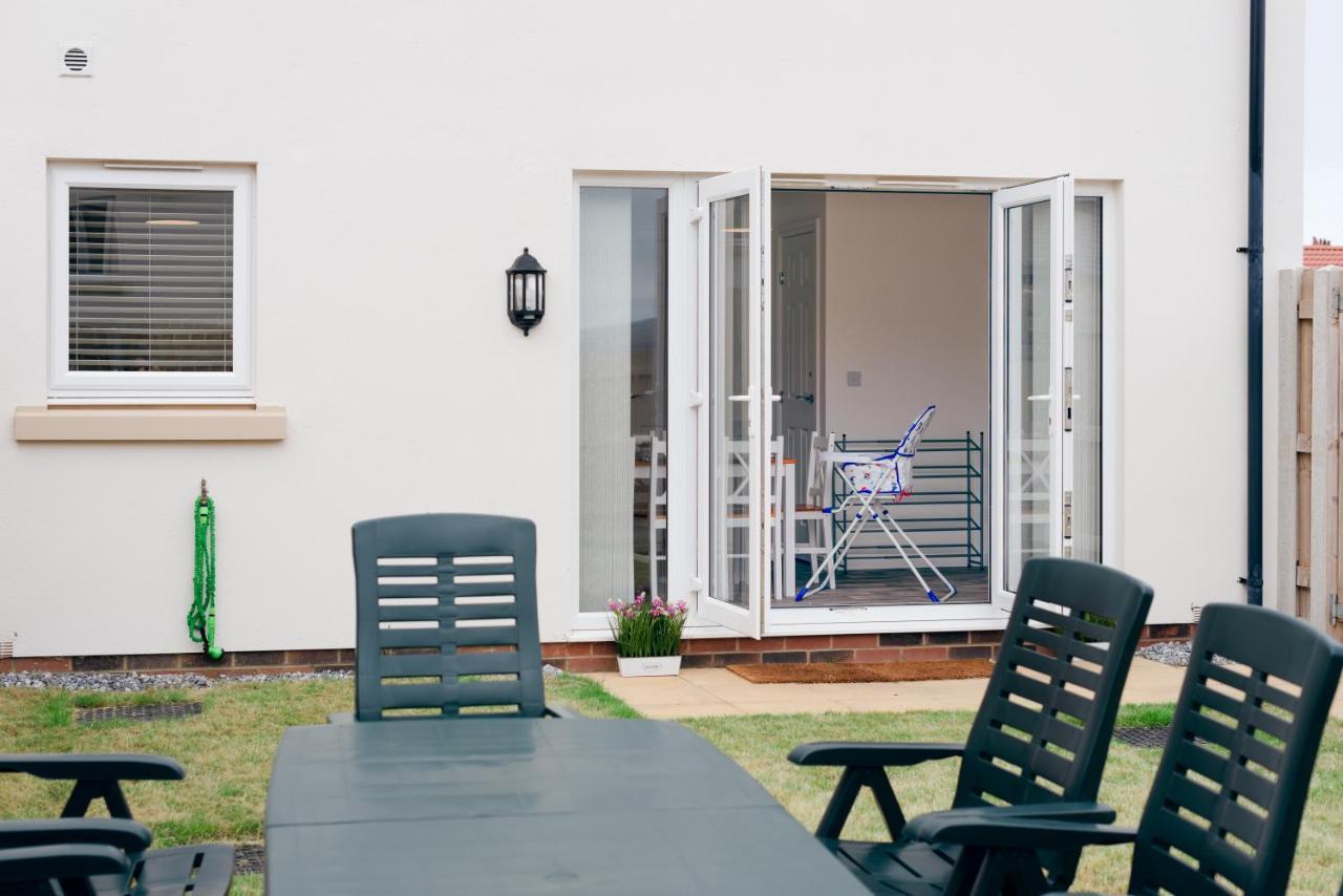 Oakley - Large, Elegant, Dog Friendly & Parking Βίλα Γουίτμπι Εξωτερικό φωτογραφία